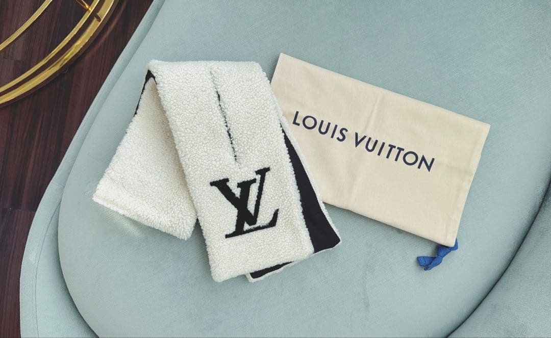 可愛いすぎ‼︎ ヴィトン◇ボアマフラー◇ムートン◇ファー