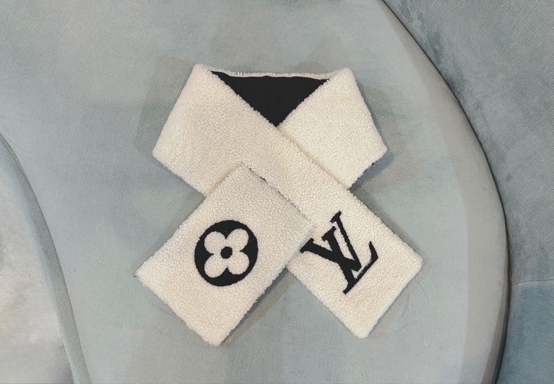 可愛いすぎ‼︎ ヴィトン◇ボアマフラー◇ムートン◇ファー