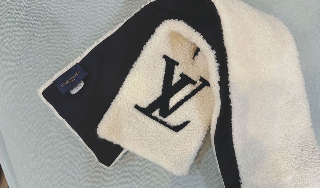 可愛いすぎ‼︎ ヴィトン◇ボアマフラー◇ムートン◇ファー