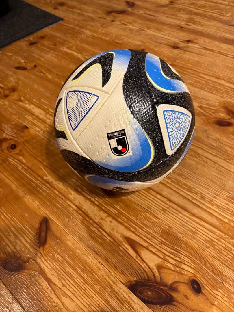 adidas サッカーボール