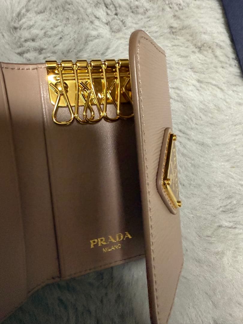 プラダ　キーケース