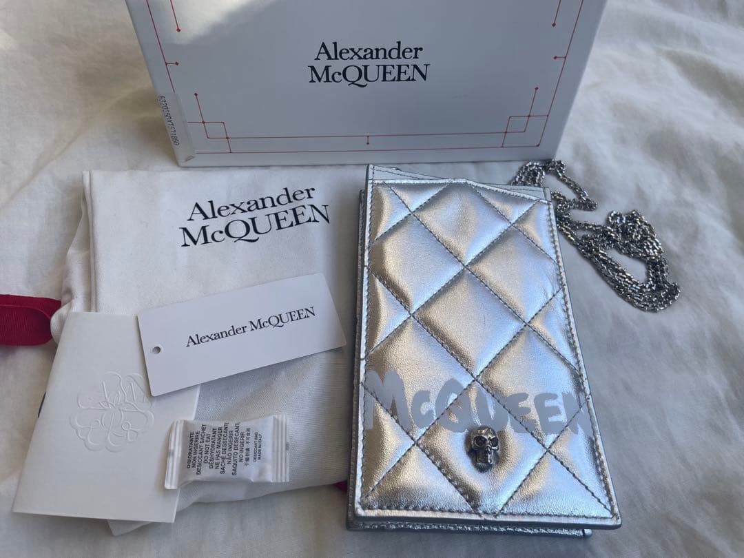 アレキサンダーマックイーンスカルフォンケースオンチェーン/バッグ新品未使用