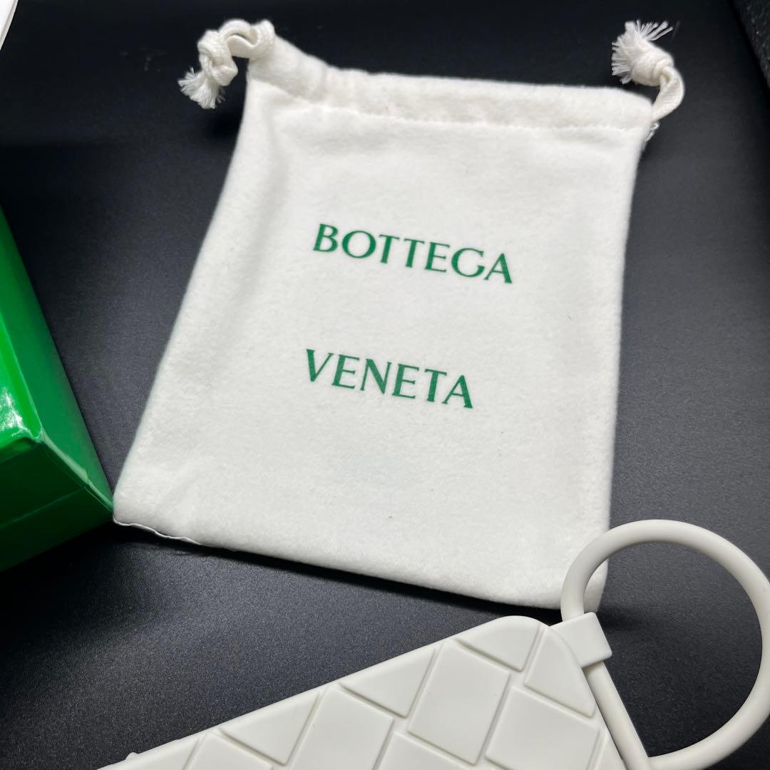 iPhone13pro ケース Bottega ボッテガ ホワイト ショルダー