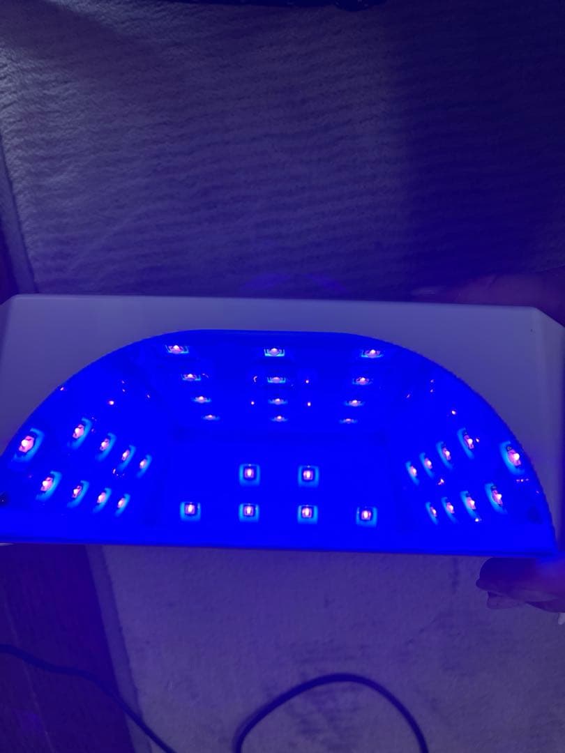 クロウ　ネイル　ライト