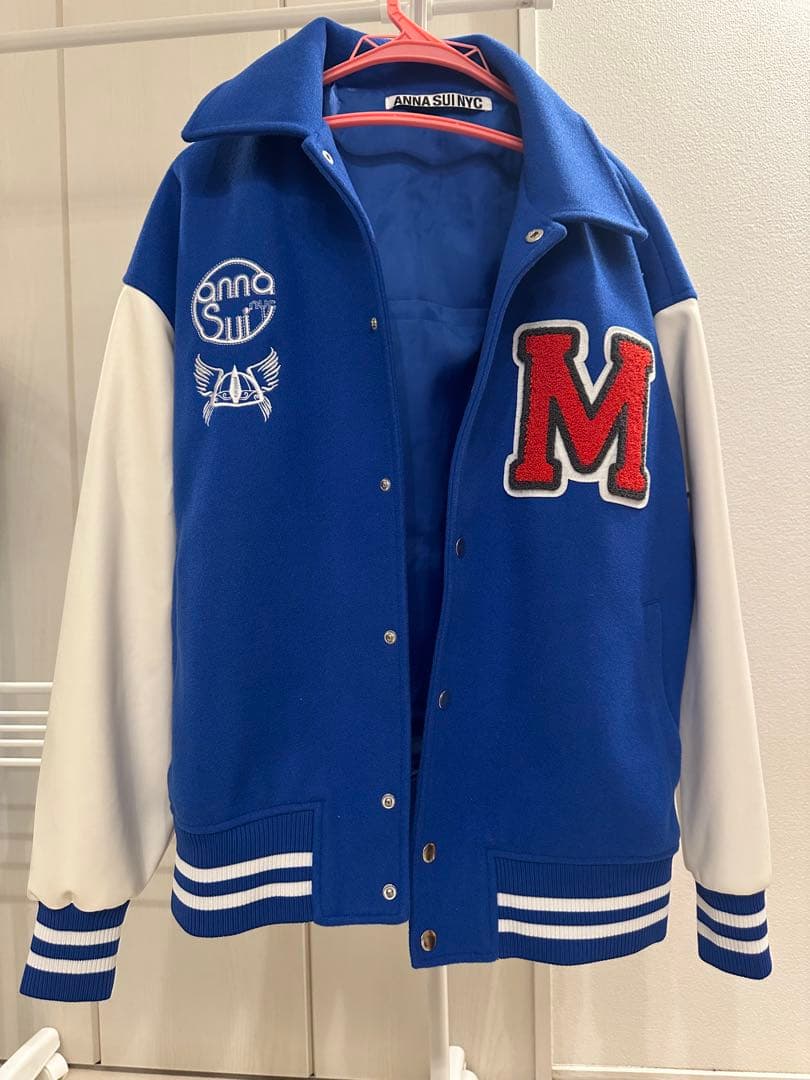 ベイビーわるきゅーれ　ANNA SUI NYCコラボスタジャン　深川まひろ