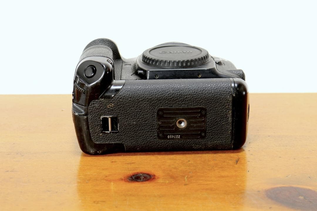 Canon EOS-1V 連写用バッテリーグリップ付き