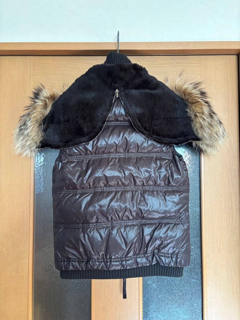 デュベティカ ファー付きダウンベスト 42