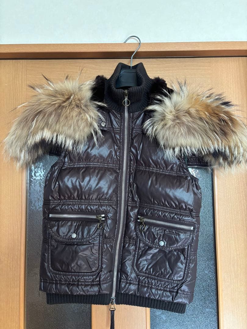 デュベティカ ファー付きダウンベスト 42