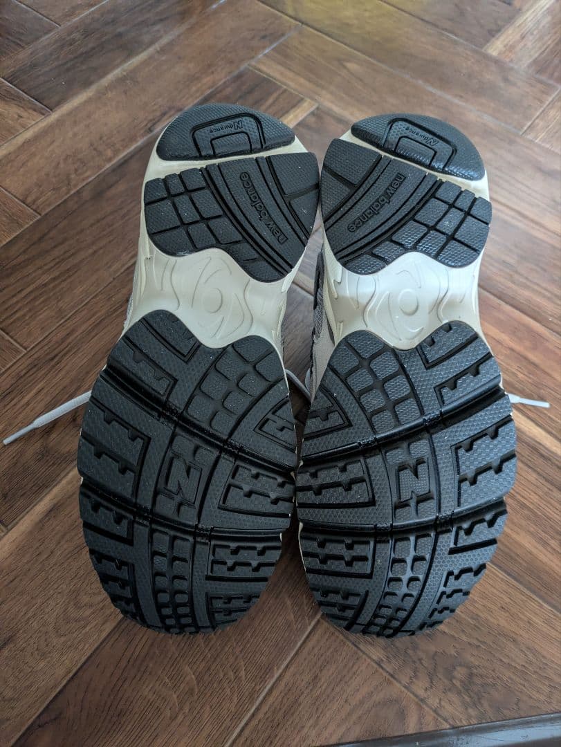 New Balance 725 ホワイト/グレー サボテンちゃん専用