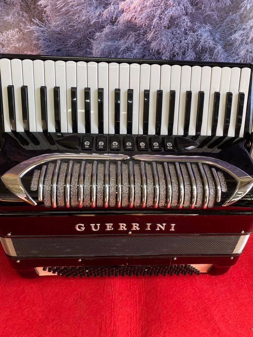 GUERRINIアコーディオン同型でも黒ボタンは大人気626-2と同じリード搭載
