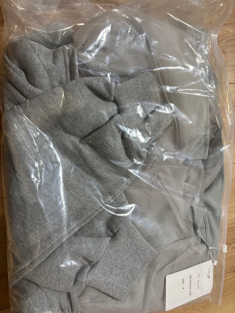 fitmore フィットモア　レース衿裾ドッキングスウェット　グレー