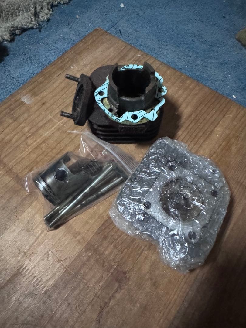 赤*ロ様 AF35 ボアアップキット、純正ピストンシリンダーセット