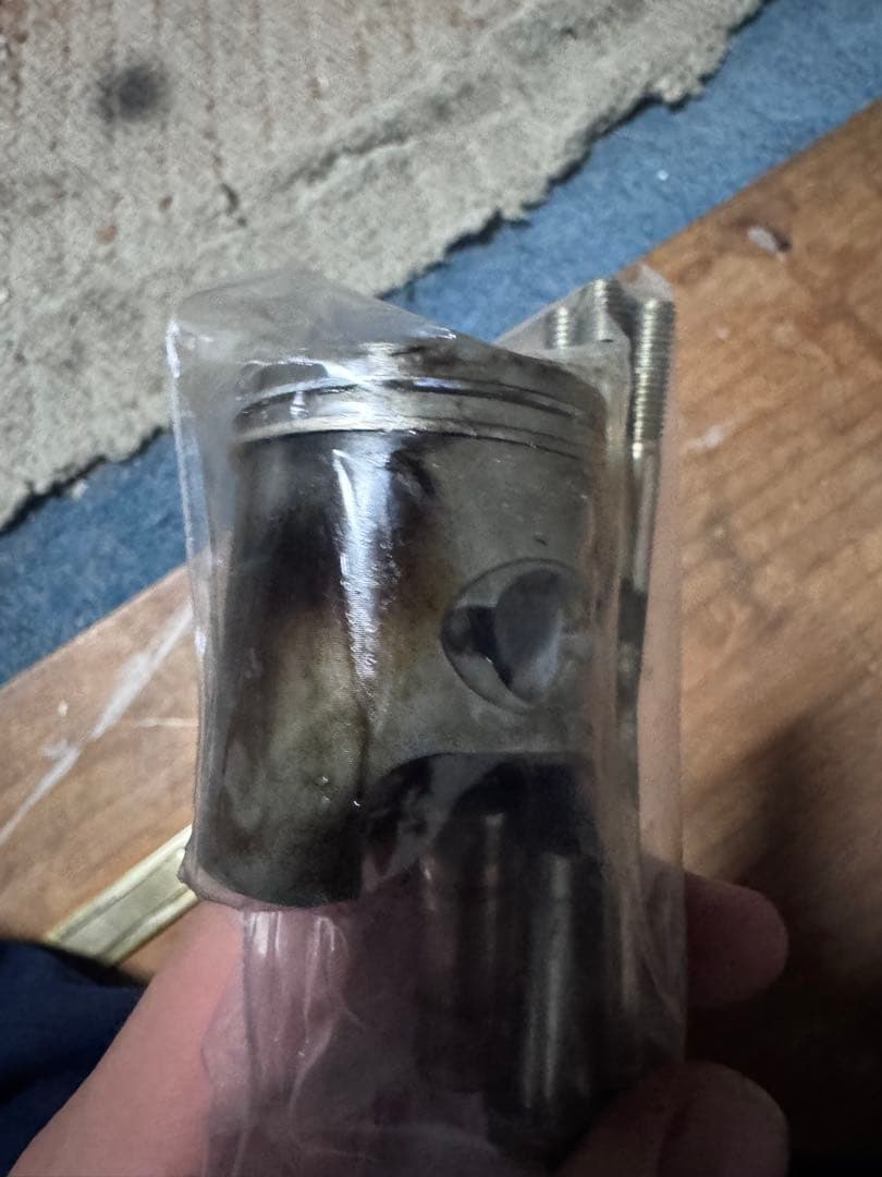 赤*ロ様 AF35 ボアアップキット、純正ピストンシリンダーセット