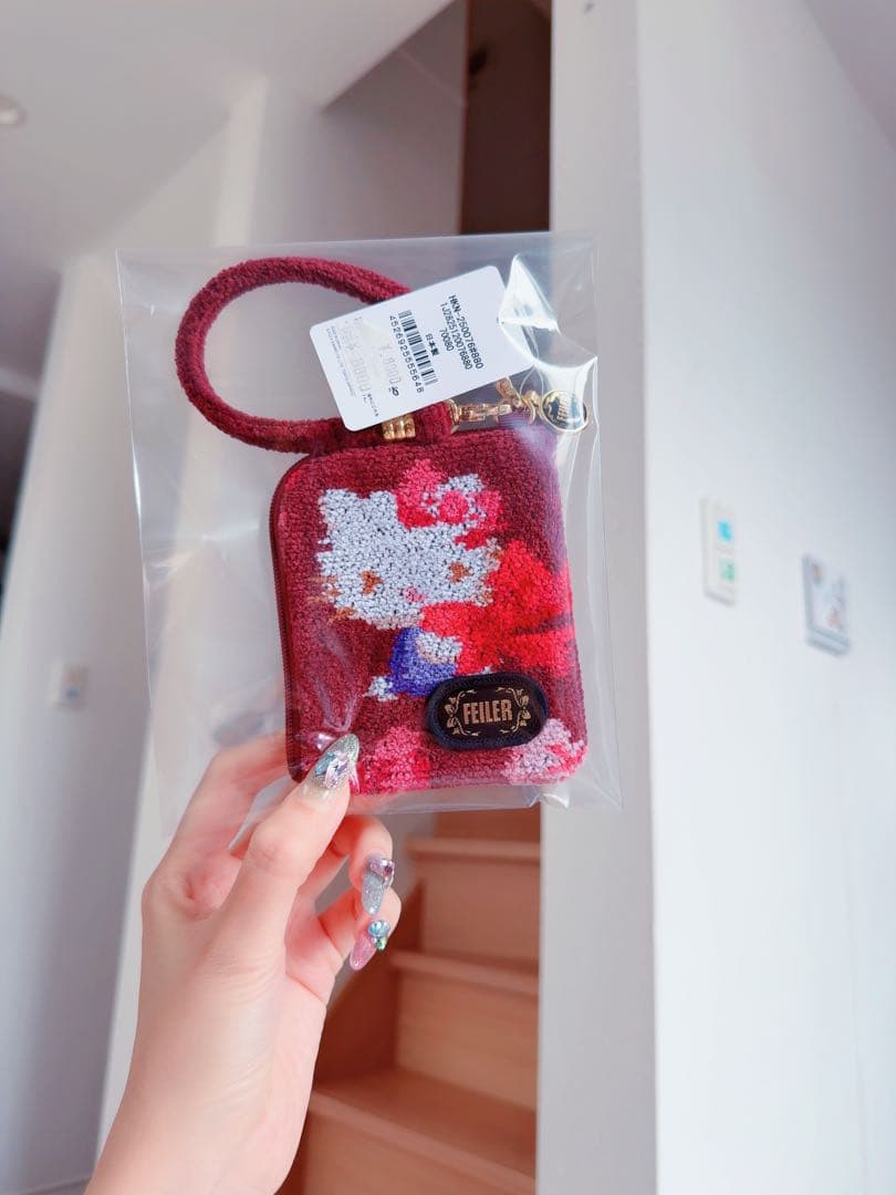 ラスト1点 ハローキティ コラボ　フェイラー サイドポーチリボン　バッグチャーム