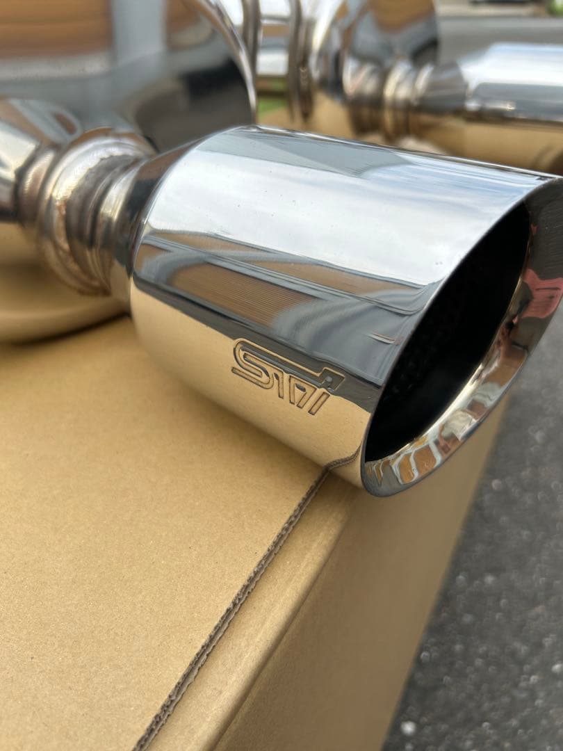 翔矢　スバル　フォレスターsk5 stiパフォーマンスマフラー