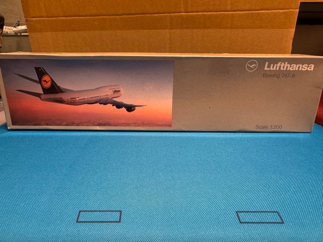 Lufthansa Boeing 747-8 スケール1/200 模型
