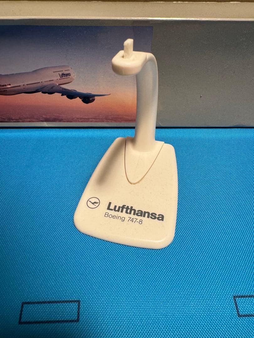 Lufthansa Boeing 747-8 スケール1/200 模型