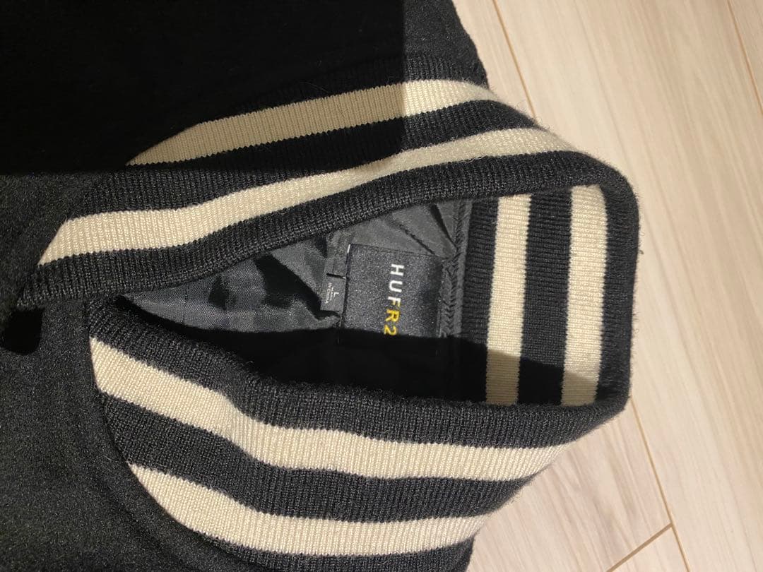 FR2 HUF パイルロゴ スタジャン L 袖レザー　ワールドワイド