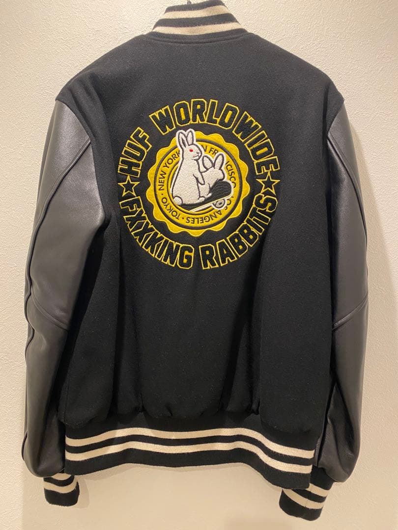 FR2 HUF パイルロゴ スタジャン L 袖レザー　ワールドワイド