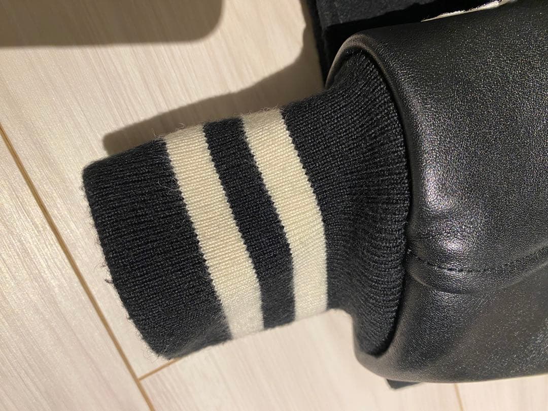 FR2 HUF パイルロゴ スタジャン L 袖レザー　ワールドワイド