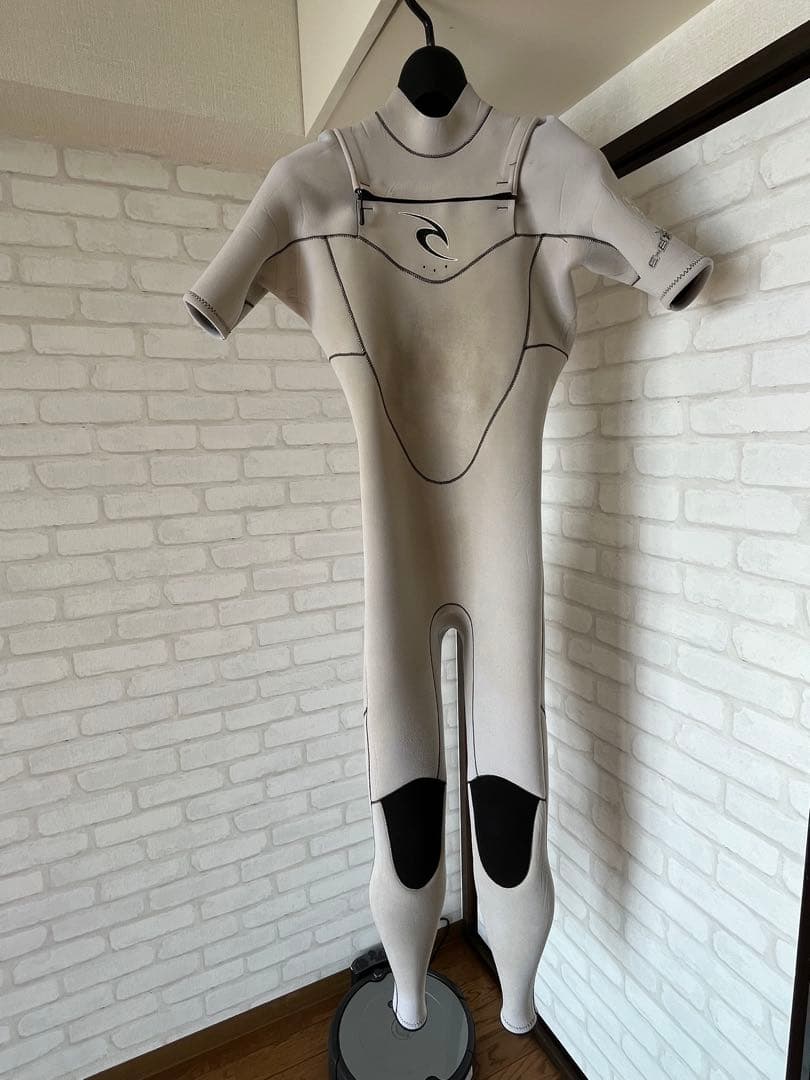 リップカールE6 ウェットスーツ　シーガル2×2