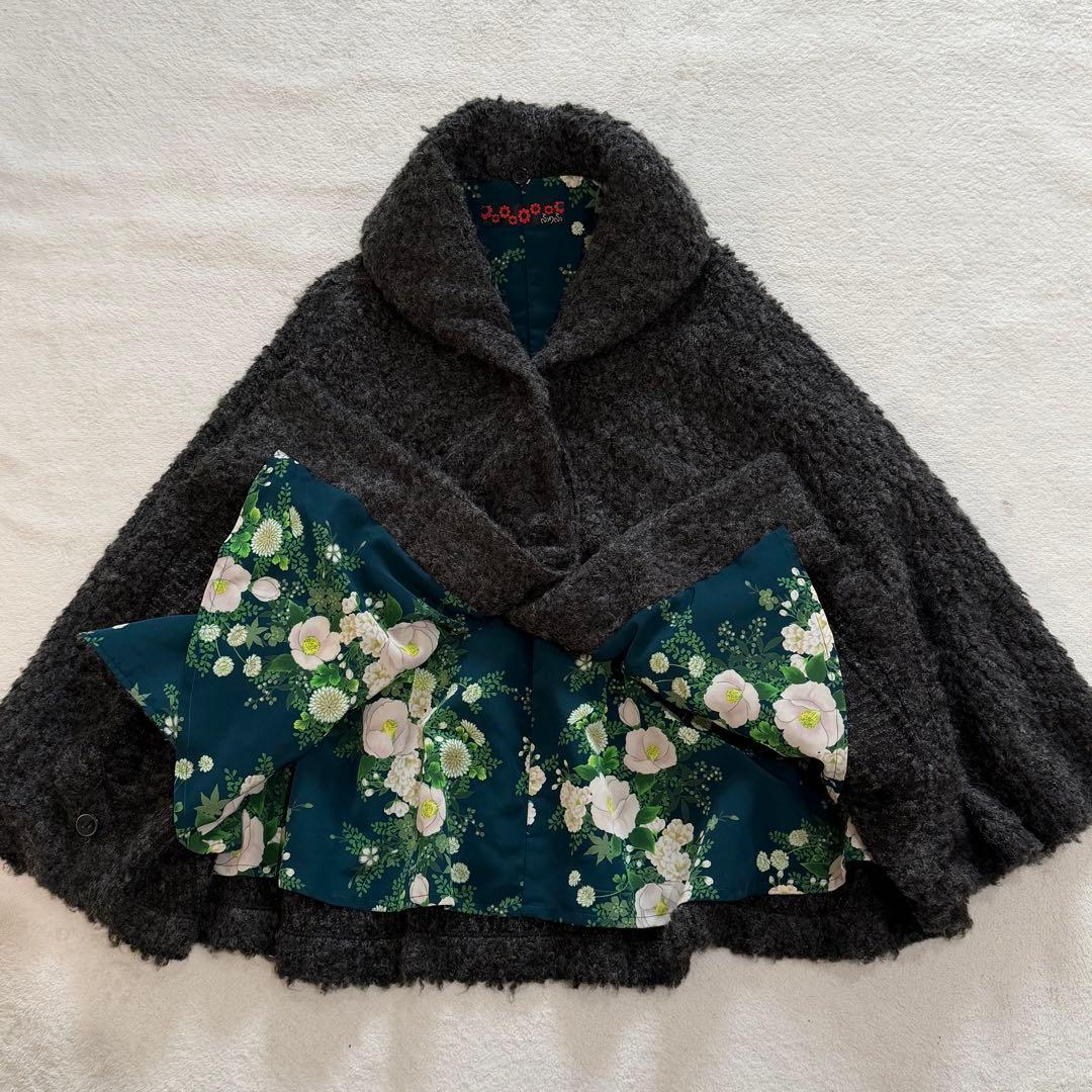 ふりふ　ポンチョ　ケープ　ウール系　ダークグレー　裏地花柄　フラワー　和装　着物