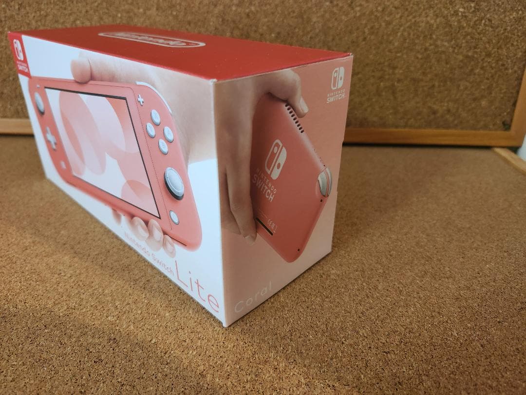 Nintendo Switch　ライト　未開封　B