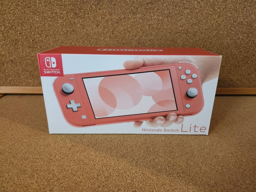 Nintendo Switch　ライト　未開封　B