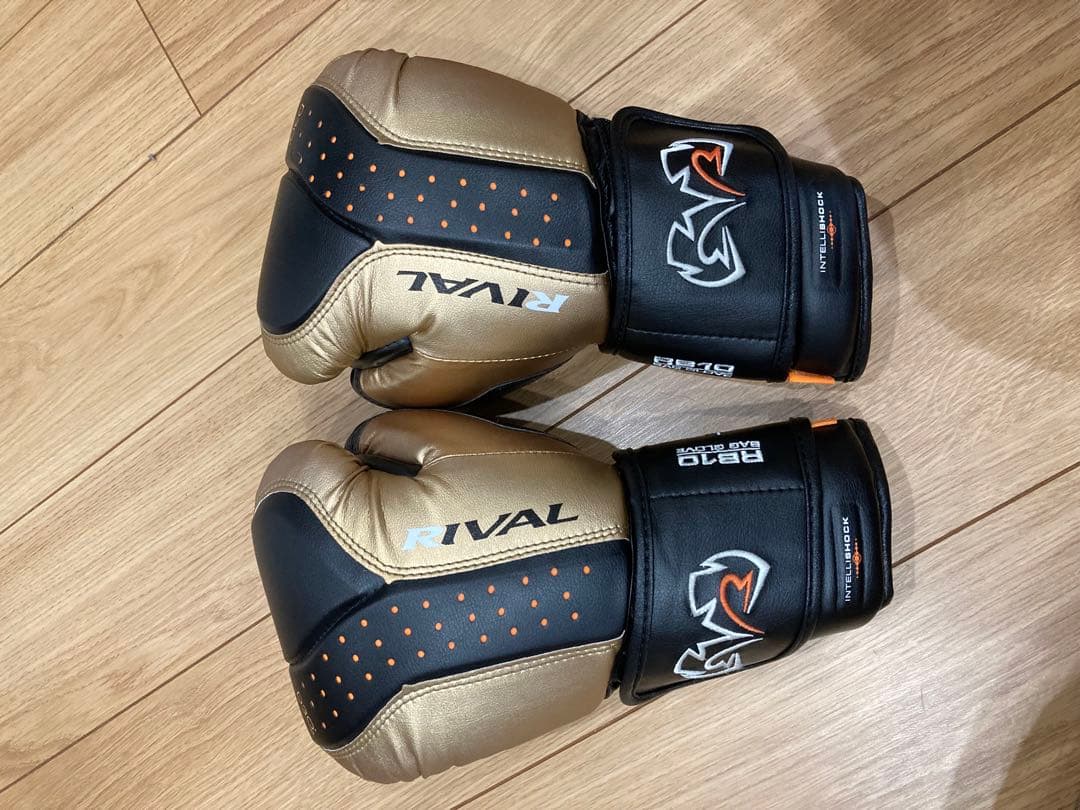値下げしました！RIVAL D30 ボクシングバッググローブ ゴールド