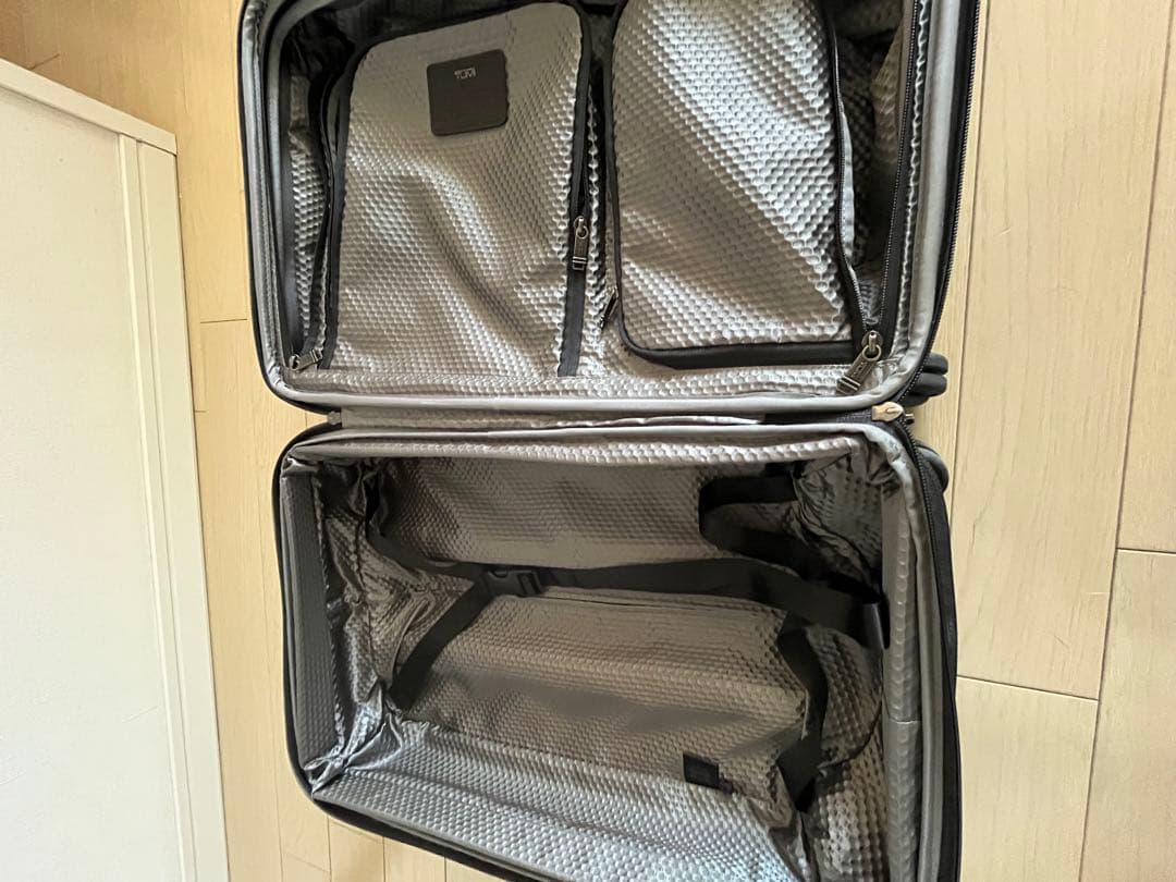 TUMI スプラッタープリント キャリーケース