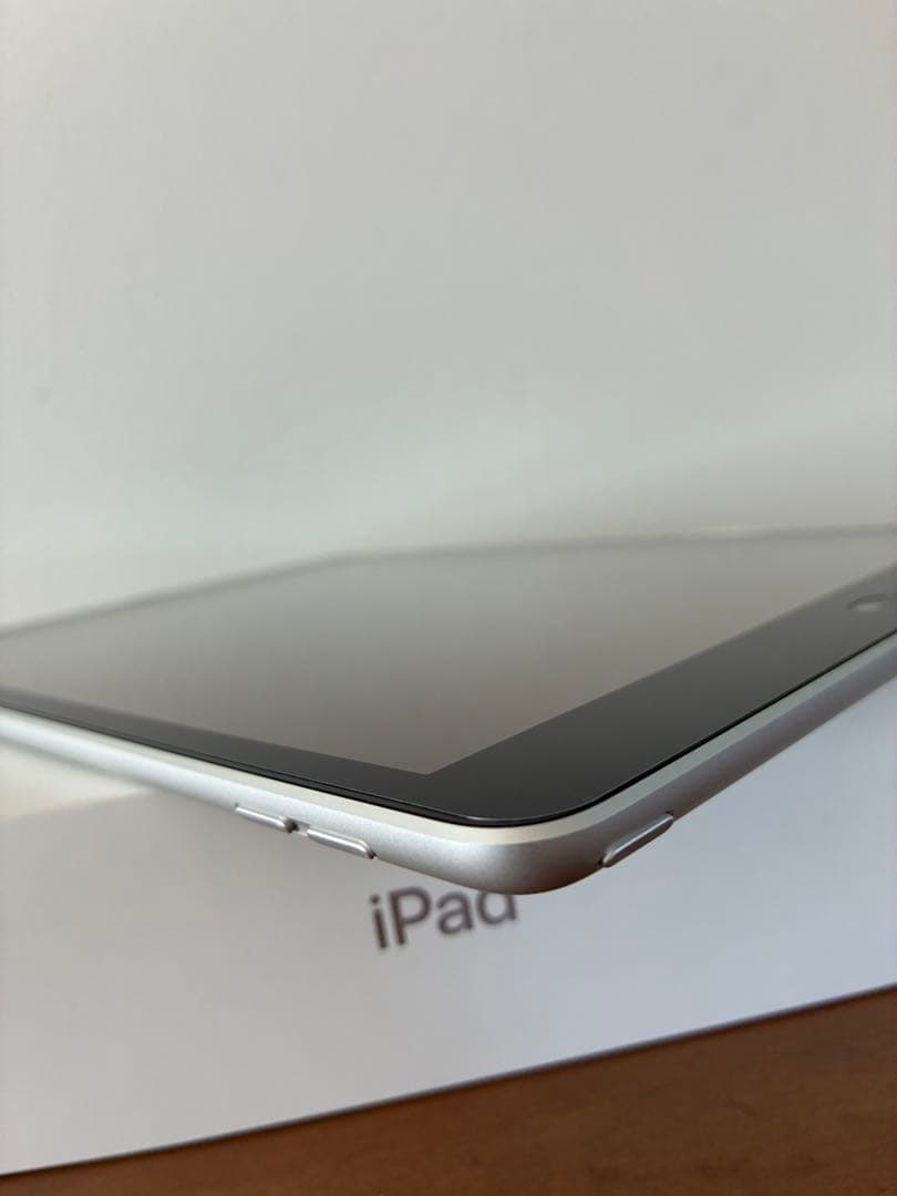 Apple iPad 第９世代　Wi-Fi 64GB シルバー