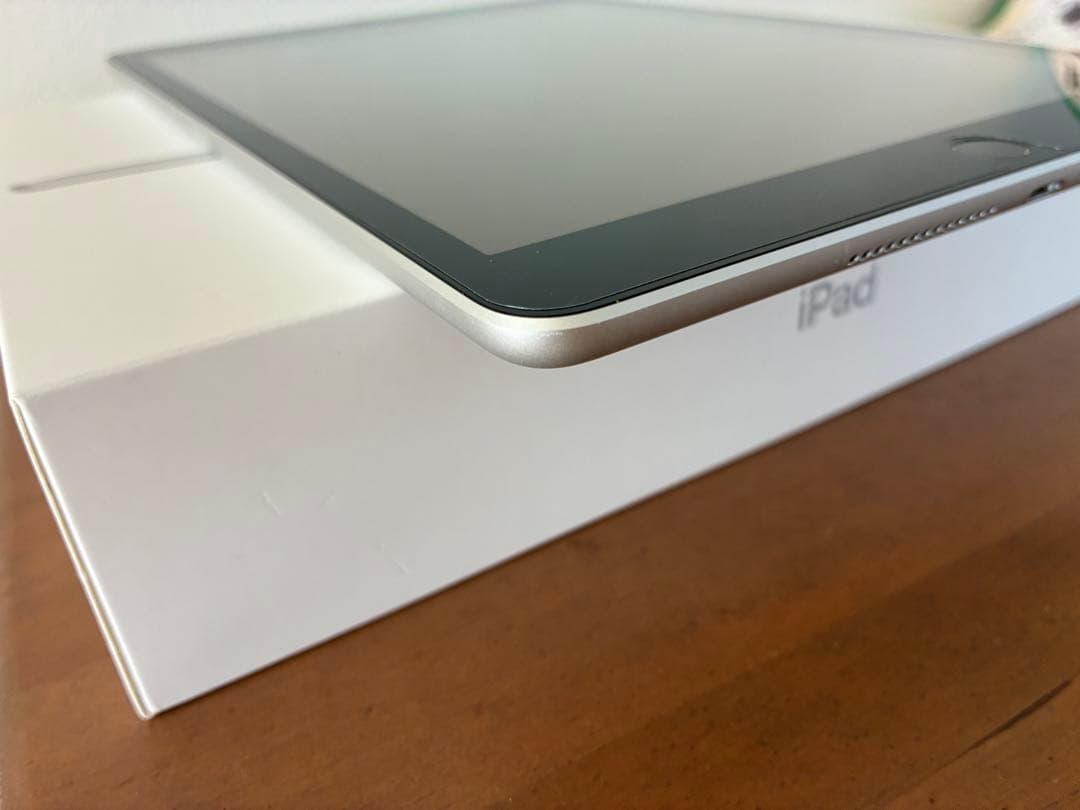 Apple iPad 第９世代　Wi-Fi 64GB シルバー