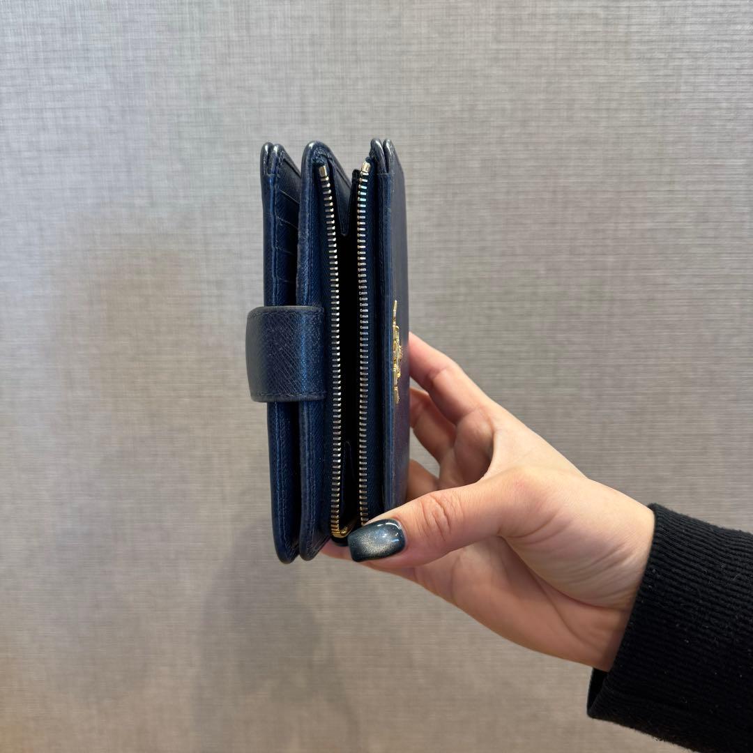 R*I様 プラダ サフィアーノレザー ロゴ 二つ折り財布 紺色