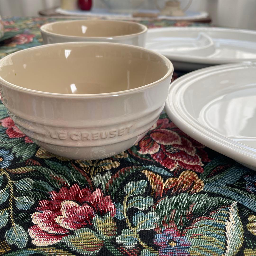 ルクルーゼ食器セット プレートとボウル