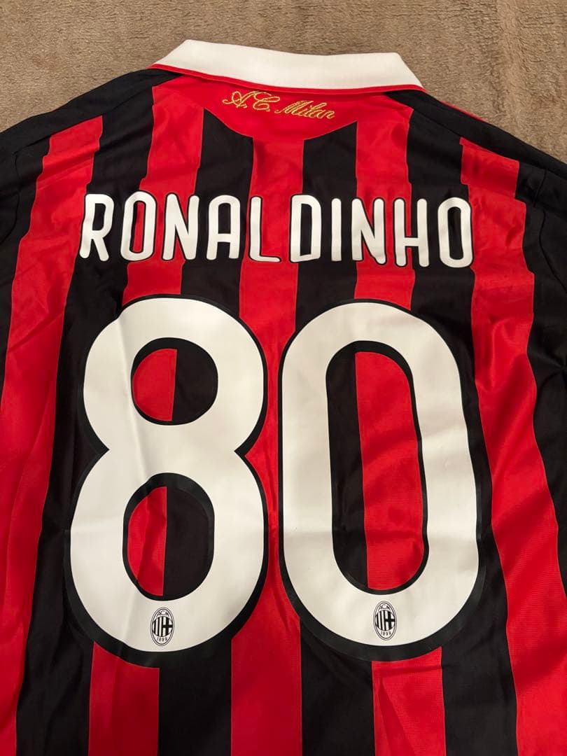 ガウーショ、09/10時代のACミランロナウジーニョユニフォームレプリカ