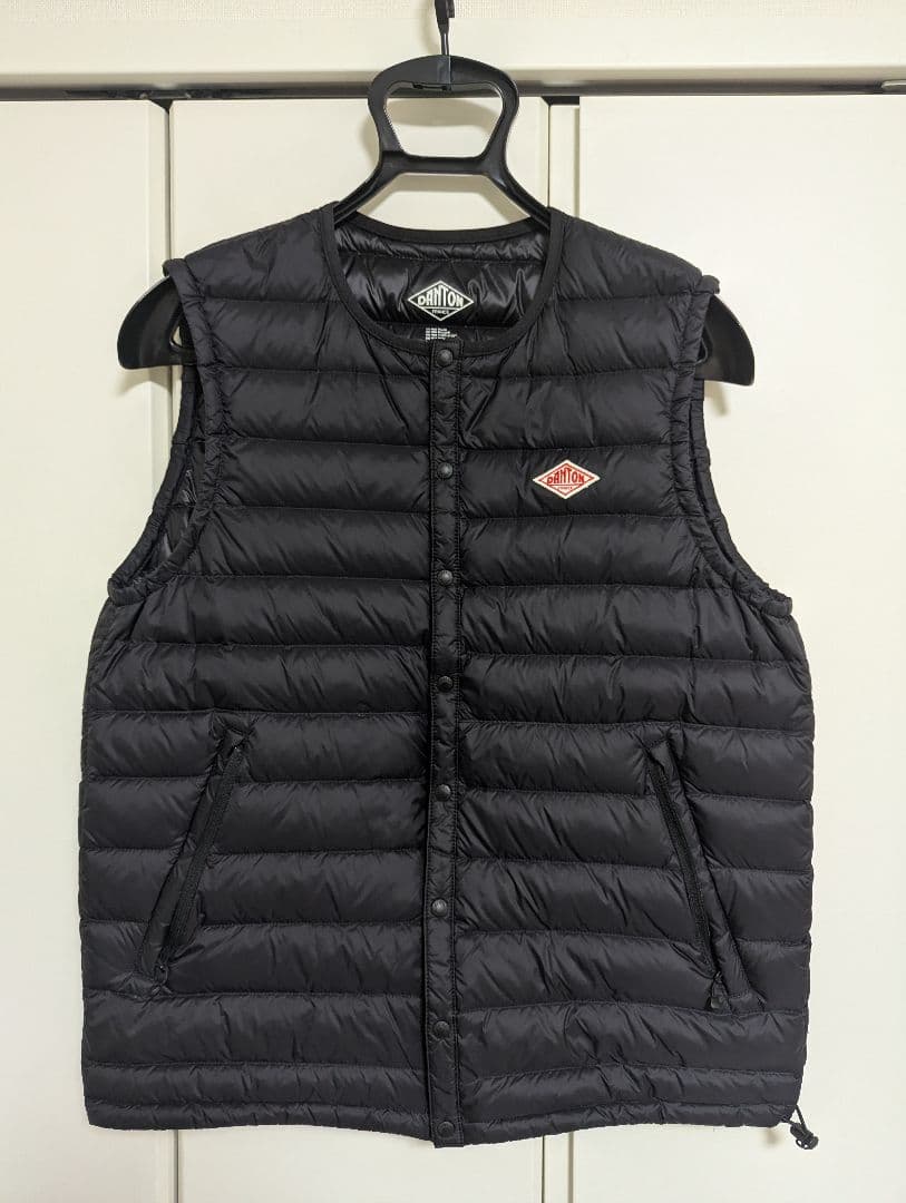 美品　DANTON ブラック ダウンベスト　40　Mサイズ