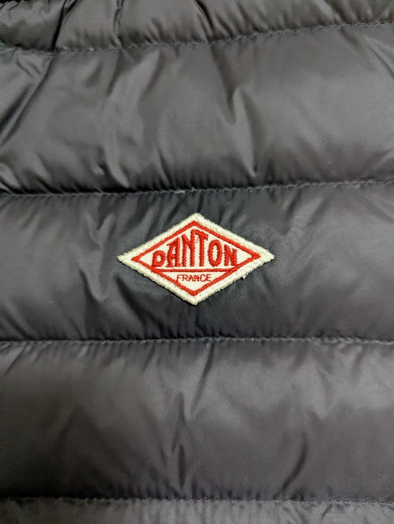 美品　DANTON ブラック ダウンベスト　40　Mサイズ