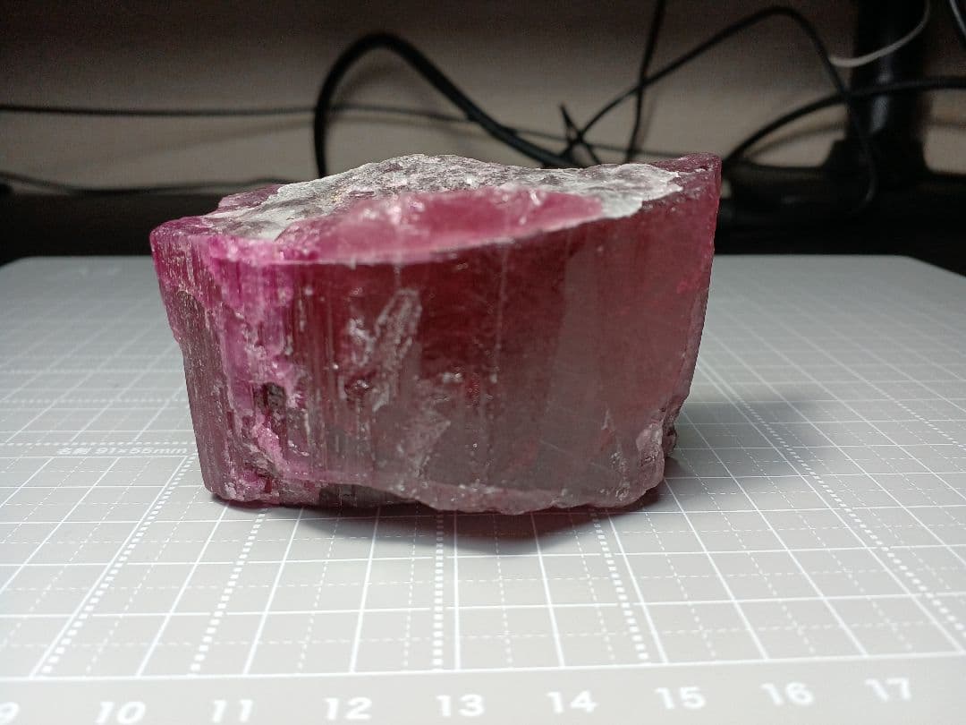 ピンクトルマリン　大型結晶　215g　原石　鉱物標本