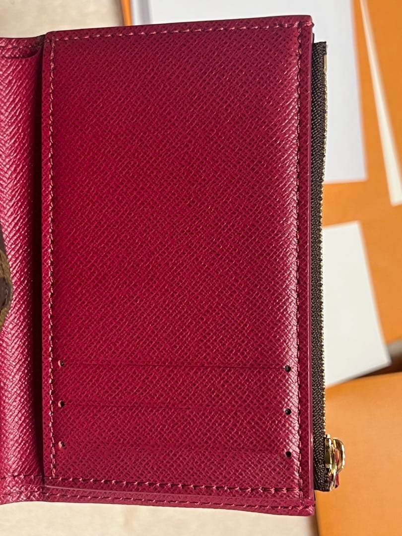 LOUIS VUITTON ポルトフォイユ・ヴィクトリーヌ　フューシャ