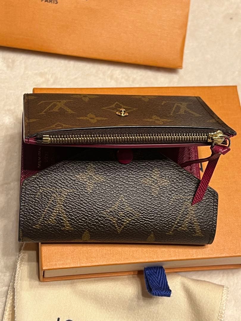 LOUIS VUITTON ポルトフォイユ・ヴィクトリーヌ　フューシャ