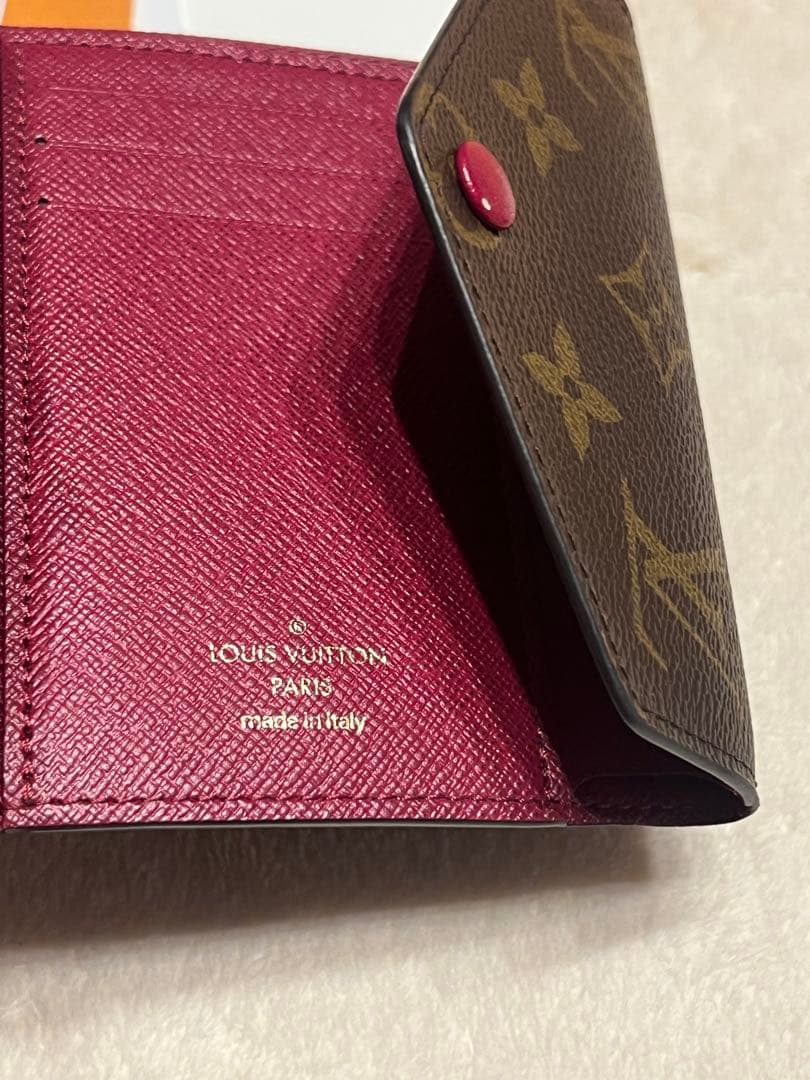 LOUIS VUITTON ポルトフォイユ・ヴィクトリーヌ　フューシャ