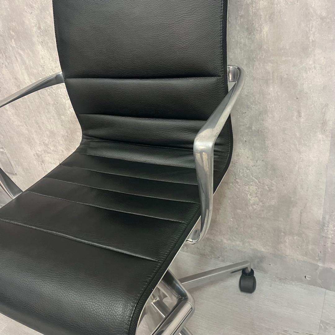 カッシーナイクスシー アリアス ローリングフレーム本革オフィスチェア