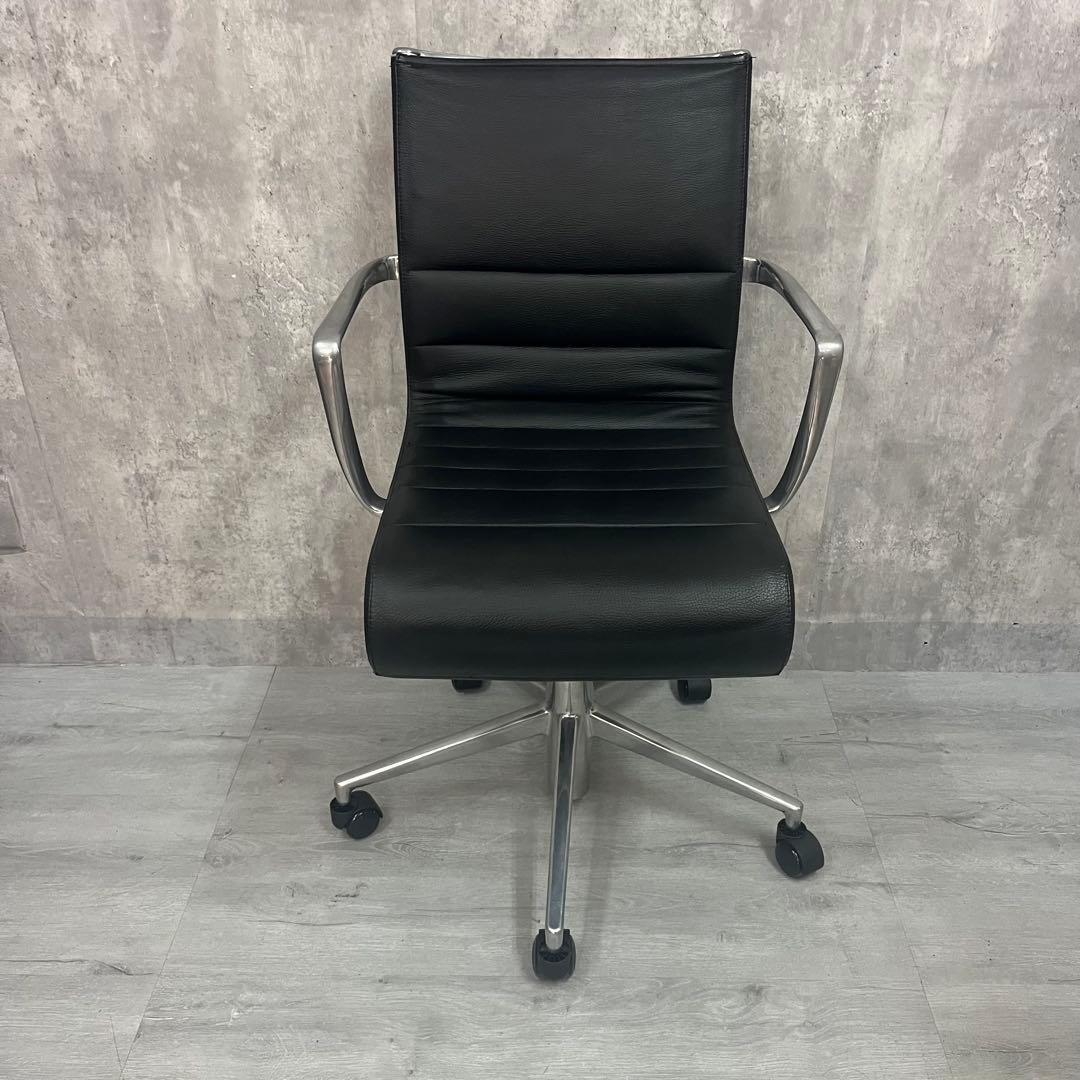 カッシーナイクスシー アリアス ローリングフレーム本革オフィスチェア