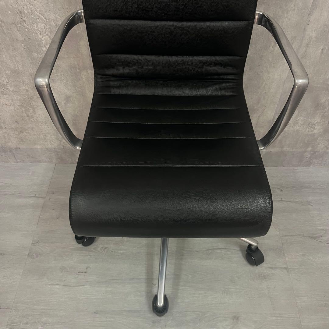 カッシーナイクスシー アリアス ローリングフレーム本革オフィスチェア