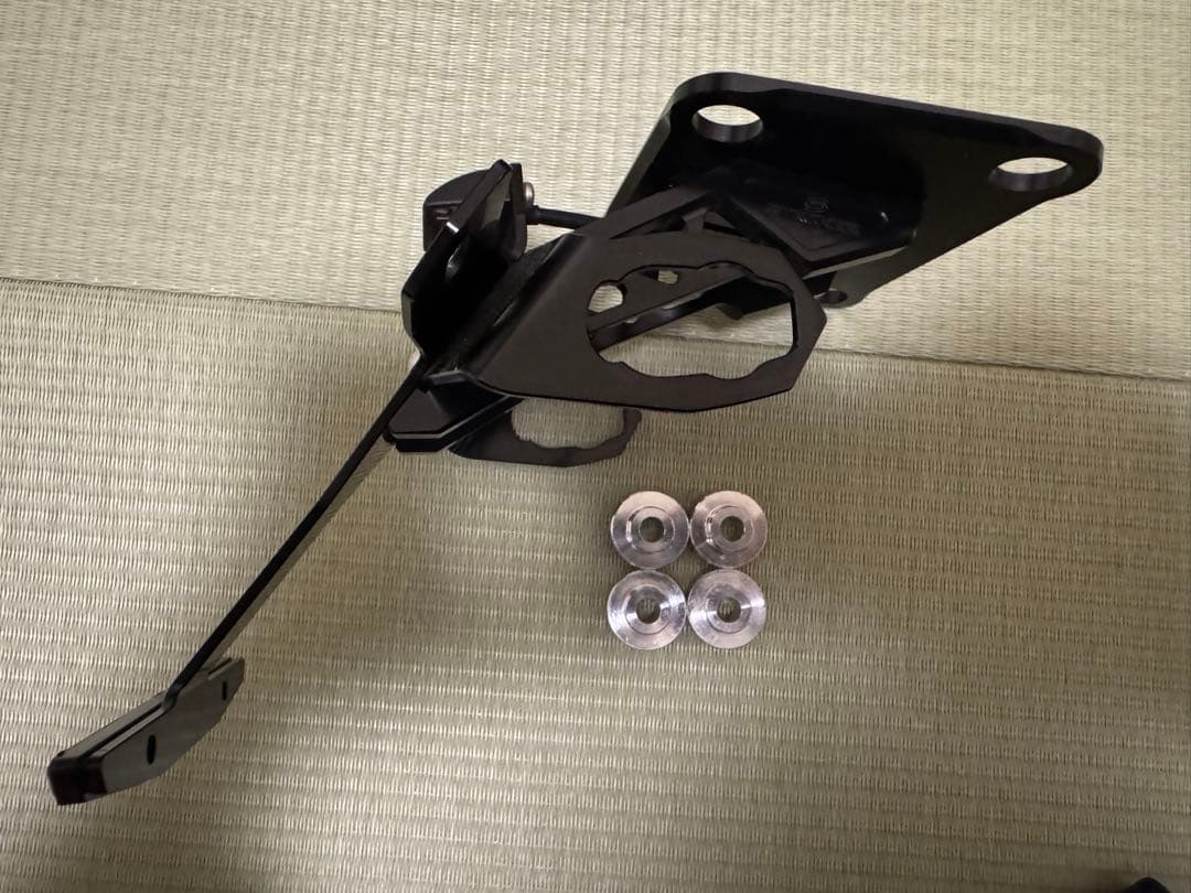 STRIKER アルミビレットフェンダーレスキットZ900RS/CAFE