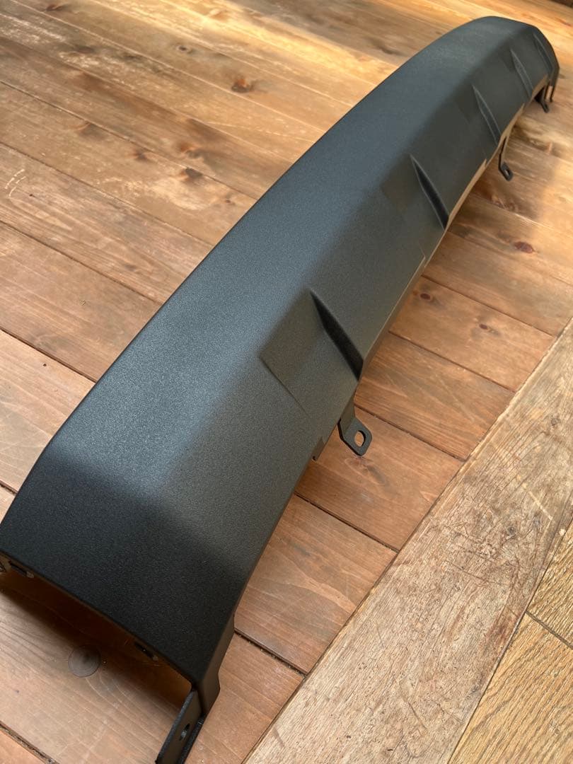 送料込み。旧型デリカD5 リアバンパー　チッピング塗装品