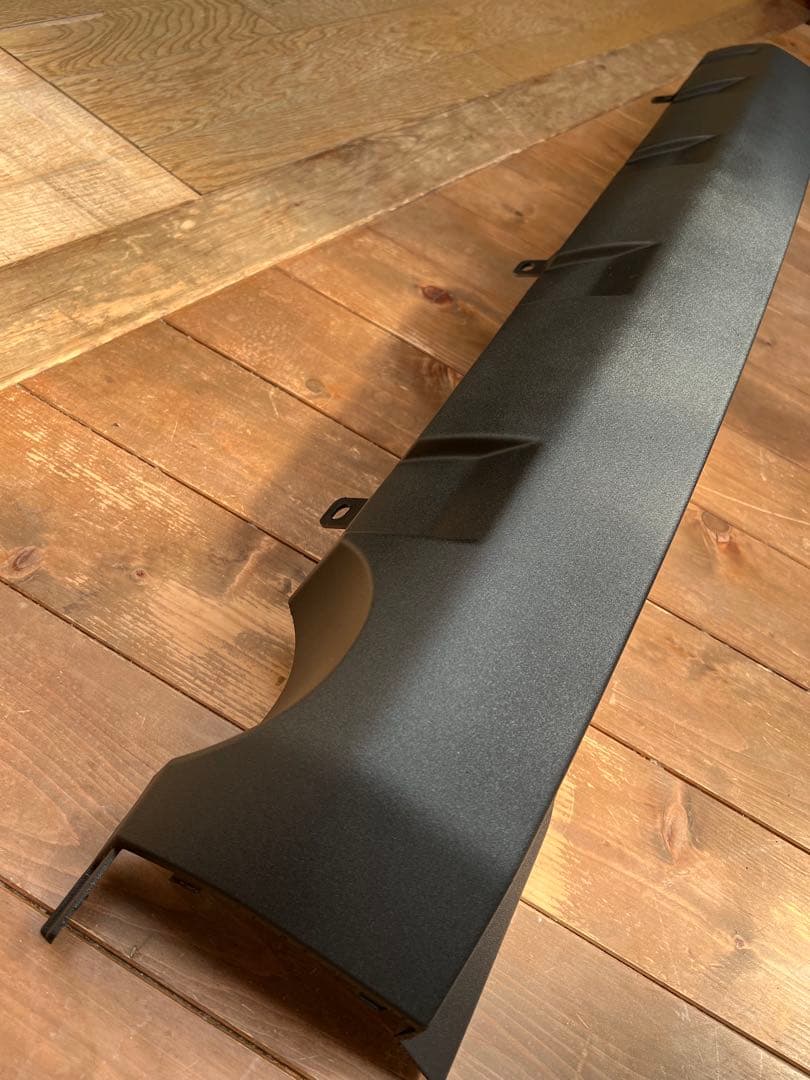 送料込み。旧型デリカD5 リアバンパー　チッピング塗装品