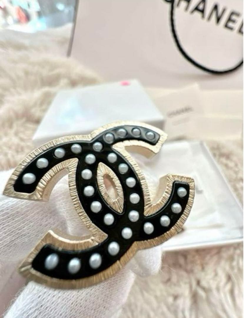 安心の正規品❣️極美品！日本に数点のみ入荷❣️存在感大❣️CHANELピアス【両耳】