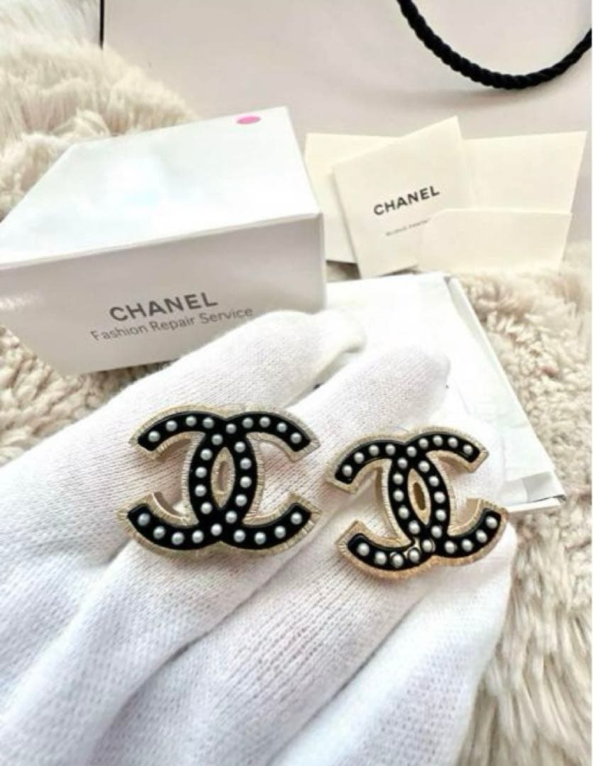 安心の正規品❣️極美品！日本に数点のみ入荷❣️存在感大❣️CHANELピアス【両耳】