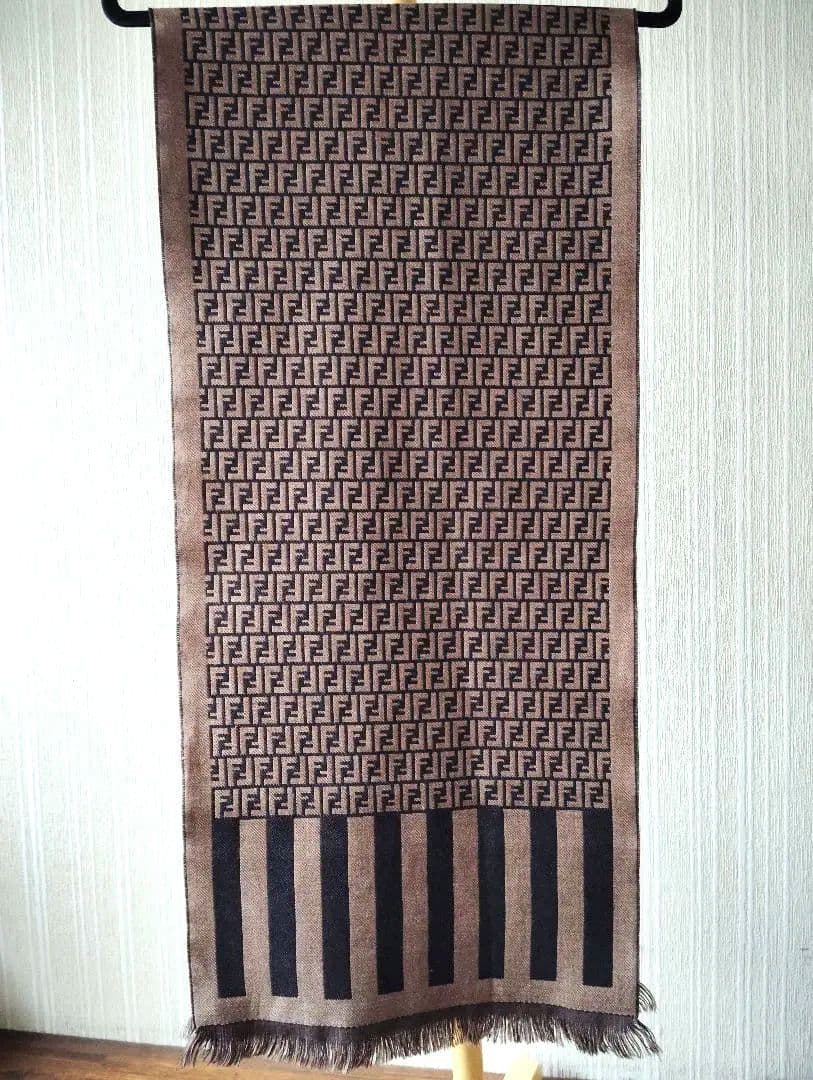 美品　FENDI　フェンディ　マフラー　ストール　ズッカ柄　リバーシブル　ウール